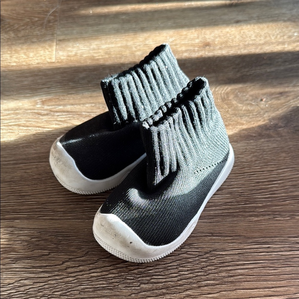 Kids Black Sock Sneakers